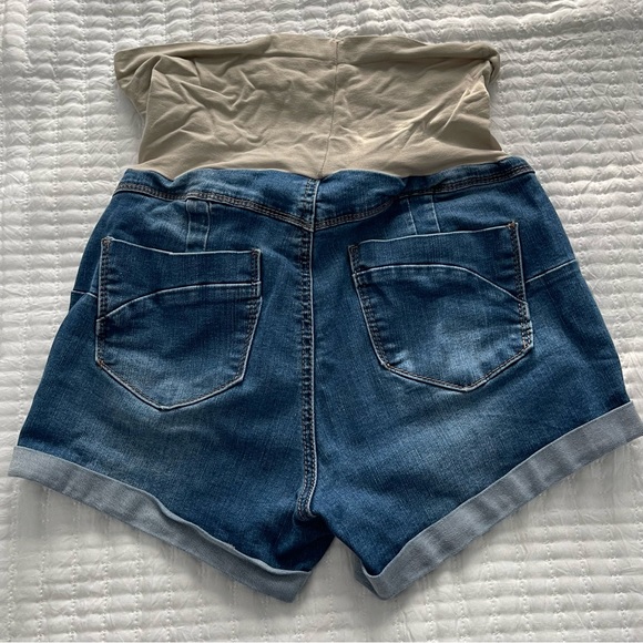 Maternity shorts size M - Picture 2 of 4